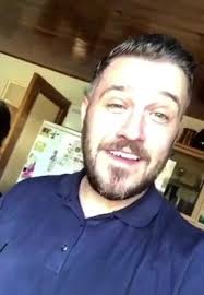 Drunk guy wakes up in a randomer's house... If this isn't the most Glasgow  thing you've ever seen, I don't know what is 😂