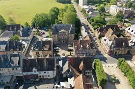 Pont l'eveque is a french cheese. Musee Numerique Marche Couvert Xl A Pont L Eveque Deux Quartiers Du Centre Ville N Ont Pas Fini De Changer Le Pays D Auge