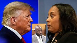 Trump'ın davasında şok itiraf: Savcıyla uygunsuz ilişkisini kabul etti