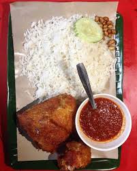 Selain itu, nasi lemak juga sering dimasak bersama dengan daun pandan. Nasi Lemak Airport Di Homestay Bebudak Carl Terengganu Facebook