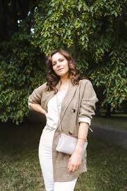 Structured blazers generally look bad with jeans. Herbst Outfit Mit Blazer Jeans Und Slipper In Naturlichen Nuancen Kleidermadchen Fashion Beauty Interior Und Food Blog Aus Sachsen Und Thuringen