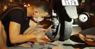 Vá săm xe máy đêm HCM] - Phục vụ tại nhà 24/24 | Giá rẻ