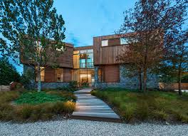 Backyards can vary a lot from property to property. 7 Landscaping Ideas For Your Front Yard
