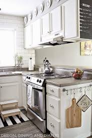 5 Ideas Para Distribuir Y Decorar Una Cocina Rectangular Cocina Espacio Pequeno Decorar Cocinas Pequenas Decoracion De Cocina
