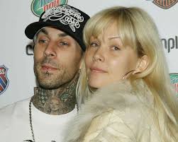 Shanna Travis's Instagram, Twitter & Facebook