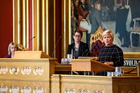 Flere engangsartikler i plast skal forbys i norge allerede før neste sommer, hvis regjeringen får det som den vil. Regjeringens Forslag Til Statsbudsjett 2020