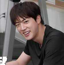 A smile like that is enough to make your whole day better.