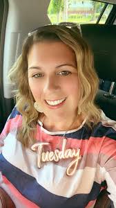 🤔Ever thought of joining me as a Seint Artist?! When I joined I had: *No  social media following *Very little makeup experience *Insecurites, fears  and general anxiety *VERY limited knowledge of technology