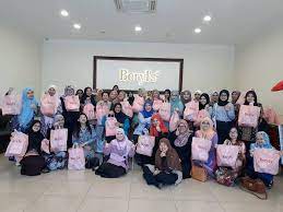 Persatuan bahasa melayu sekolah kamu telah mengadakan satu lawatan sambil belajar ke sebuah kilang membuat kain batik. Lawatan Sambil Belajar Ke Puspanita Jpj Ibu Pejabat Facebook