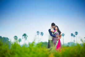 Great Bright Shot By Beyondframesbyeshu Hyderabad Weddingnet Wedding Wedding Couple Poses Photography Wedding Couple Poses Indian Wedding Couple Photography