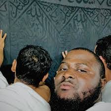 Amara Dukuly's Instagram, Twitter & Facebook