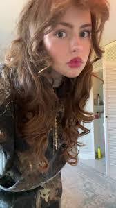 Michelle Ozan's Instagram, Twitter & Facebook