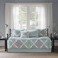 Modern/contemporary daybed is known for minimalism of line, silhouette, and form. Best Modern Full Size Daybed Bedding Sets Reviews