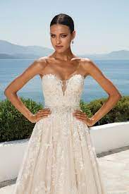 Sie können zwischen langen oder kurzen brautkleidern, strandhochzeitskleidern, brautkleidern in übergrößen, erschwinglichen. Alle Brautkleider Ausschnitt Formen I Tipps Figur Empfehlungen