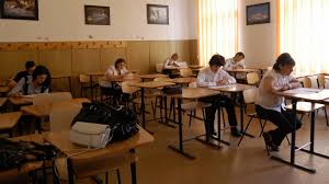 Dacă la istorie subiectele au fost accesibile, iar elevii pot obţine cu uşurinţă nota 8, nu acelaşi lucru se poate spune despre cei care au dat simularea la matematică. Barem È™i Subiecte Simulare Istorie Si MatematicÄƒ Cum Se RezolvÄƒ Subiectele La Simulare