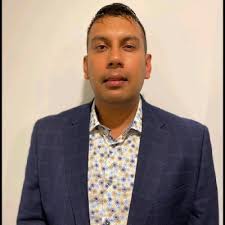 Happy to receive my Master of Engineering Management (Honours) degree from  the University of Auckland today! 🙌 🎓 Many thanks to the endless support  from countless peers and valuable family…