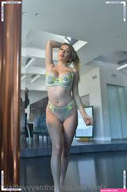 Britneyyyofficial - Rare Nude Leaks - Explicit Pictures