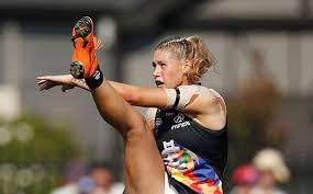 Tayla harris kicks like a girl. Harris Stars After Iconic Photo Goes Viral Around The Globe