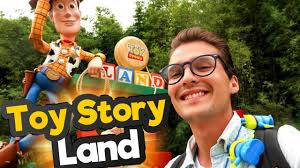 Conductor, actor y disney fan. Apertura De Toy Story Land Concurso Memo Aponte Youtube