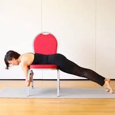 Exercice Pilates A La Maison Avec Une Chaise Video Fitness Workout For Women Exercise Pilates
