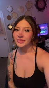 Desiree Ellison's Instagram, Twitter & Facebook