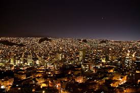 This metropolis tucked between towering andean peaks is the place that i was lucky to call home for two years, and i absolutely fell in love with it. La Paz Bilder Fotogalerie Von La Paz Hochwertige Sammlung