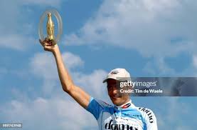 Image result for tbn:if9L2sMjE_ET9M::www.trophees-denis.com/wp-content/telechargements/coupes.jpg