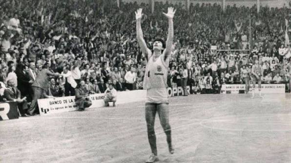 Hablamos con el «Nene» Martín, una gloria de nuestro básquet. En esta charla con Leandro Gabriel Palomieri, nos cuenta su paso por la Selección Argentina de Básquet, su recorrido profesional por ...