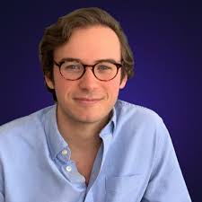 Working in tech is deeply personal for me, rooted in a lifelong connection  to the internet and the digital world. From the early days of experimenting  with Photoshop and Flash, chatting on