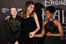 Angelina jolie goes shopping with four of her kids in paris on july 22, 2021 (photo: Angelina Jolie On How Zahara S Race Impacted Post Surgery Care