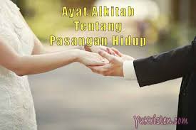 Namun secara bahasa dan sederhana, cinta bisa kita artikan sebagai surah yusuf ayat 30. 20 Ayat Alkitab Untuk Pasangan Hidup Suami Istri Yukristen