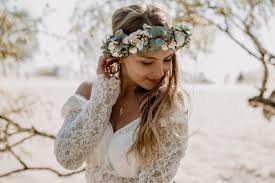 Immer wieder hübschen blumenschmuck für die. Hochzeits Haarschmuck Beispiele Tipps Fur Die Brautfrisur