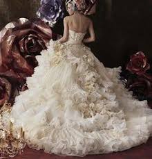 Dieses traumhafte kleide habe ich mir gekauft und konnte es leider nicht tragen, weil ich mich für ein anderes kleide (was besser zu den brautjungfernkleidern. Die 50 Besten Ideen Zu Moderner Barock Schone Kleider Ballkleid Kleider