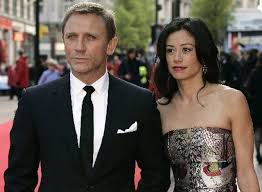 She won a critics' circle theatre award. Daniel Craig Rachel Weisz Caught Canoodling In English Countryside Nj Com