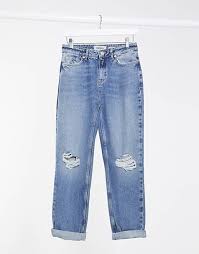 Some argue that to counteract the looser fit, you should opt for something more fitted to elevate the denim to a more sophisticated look. Boyfriend Jeans Fur Damen Boyfriend Jeans Mit Rissen Asos