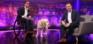 Na televizních obrazovkách se pohybuje od roku 1967 a už 28 let informuje diváky o nejzajímavějších výročích každého týdne. Tyden Cz Osudove Okamziky Amputace Nohy A Zivot Na Koleckovem Kresle