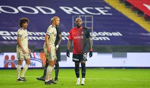 Kritik mücadele de fenerbahçe ile gazişehir gaziantep maçı 19 ağustos pazartesi günü saat 20:00'de başlayacak olan maçı hakemi arda kardeşler yönetecek. Yszscesrncjujm