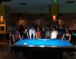 Bilardo masasında minyatür araçlarla drift yapmaya hazır olun. 10 Top Champ S Bilardo