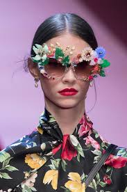 2018 New York Fashion Week Milan Fashion Week 2018 Dolce Gabbana At Milan Fashion Week Spring 2018 In 2020 Dolce And Gabbana Fashion Week Spring Fashion Week