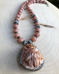 84 Begenme 0 Yorum Instagram Da Farrinjewels Farrinjewels Satildi Gunes Tasi Ve Barit Tasinin Essiz Uyumu Gunes T In 2020 Necklace Beaded Necklace Beaded