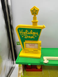 Image result for Yellow 1990 Holiday Inns of America