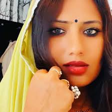 Indian Vlogger Smita in...