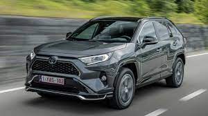 Lia toyota of northampton is a premiere toyota dealer in ma that caters to every customers automotive needs for new toyota, certified toyota, and used car sales as well as toyota service & repair and genuine toyota parts sales. Toyota Rav4 Plug In Hybrid 2020 Im Test Stark Mit Stecker