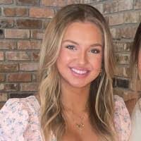 Abigail Botello's Instagram, Twitter & Facebook