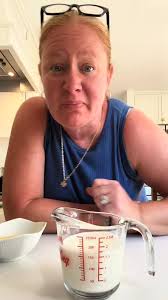 Did you know this kitchen hack for making heavy cream? 🤨 If you’re out of  heavy cream and you need it for a recipe, don’t rush out to the store