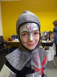 Ridders en ridderprinsessen op de musical Plastic Roosje