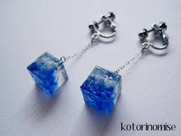 人魚姫の涙 ひとつぶイヤリング ブルー ハンドメイド アクセサリー 手作り アクセサリー レジン