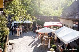 Durch langjährige erfahrung wissen wir genau, auf was es dabei ankommt und kennen die meisten locations im grossraum stuttgart. Die Top 10 Hochzeitslocations In Stuttgart Und Umgebung Knipserle Fotobox Stuttgart