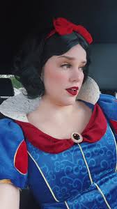 Looking for new accounts to follow! Tag your favorite Disney cosplayer...