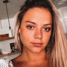 Madeline Deal's Instagram, Twitter & Facebook